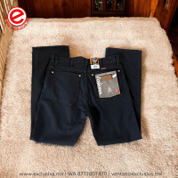 Wrangler Negro Liso (WRA000L)